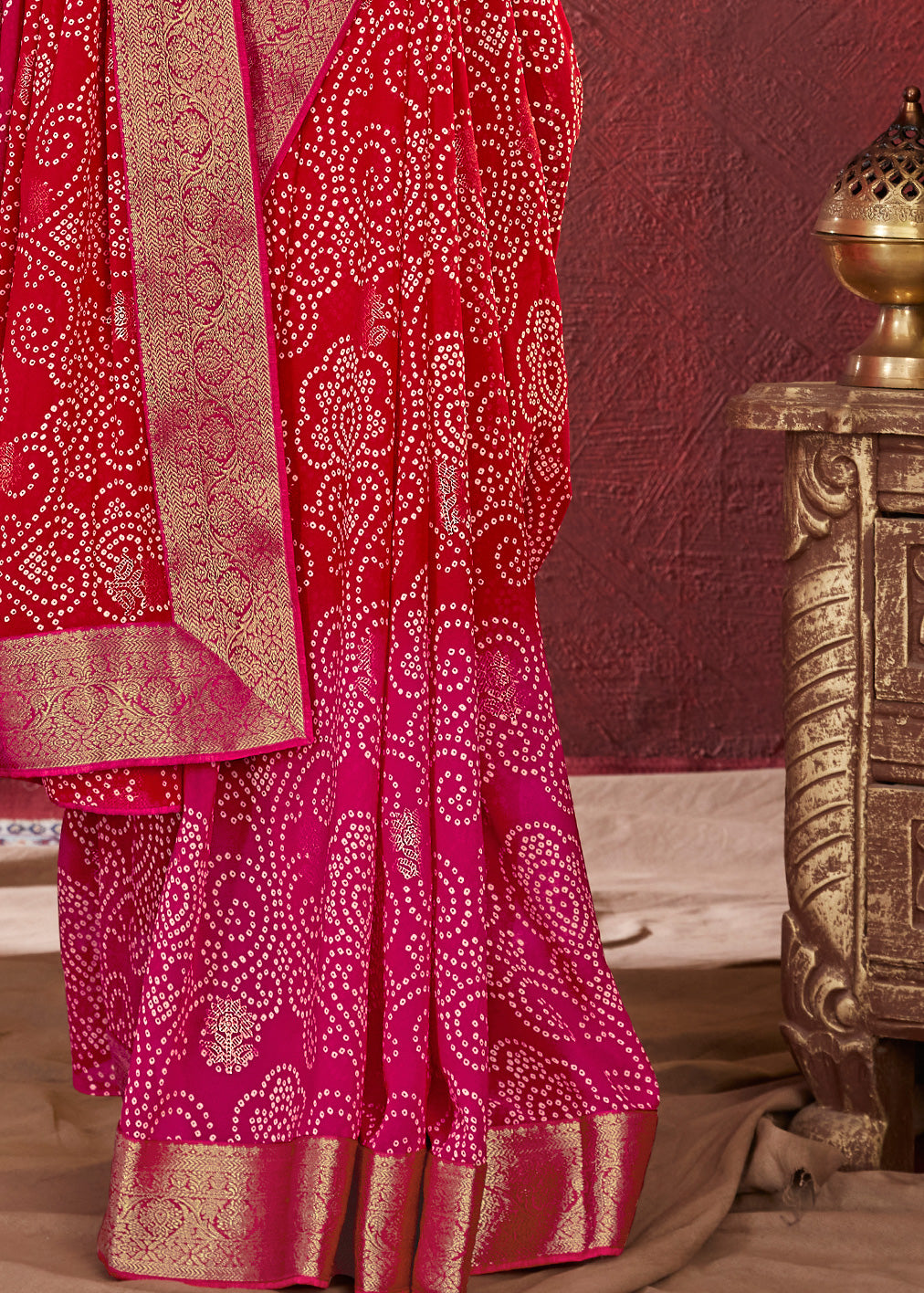 Dual Shades Bandhani Printed Red Pink Weightless Georgette Saree With Embroidery Lace