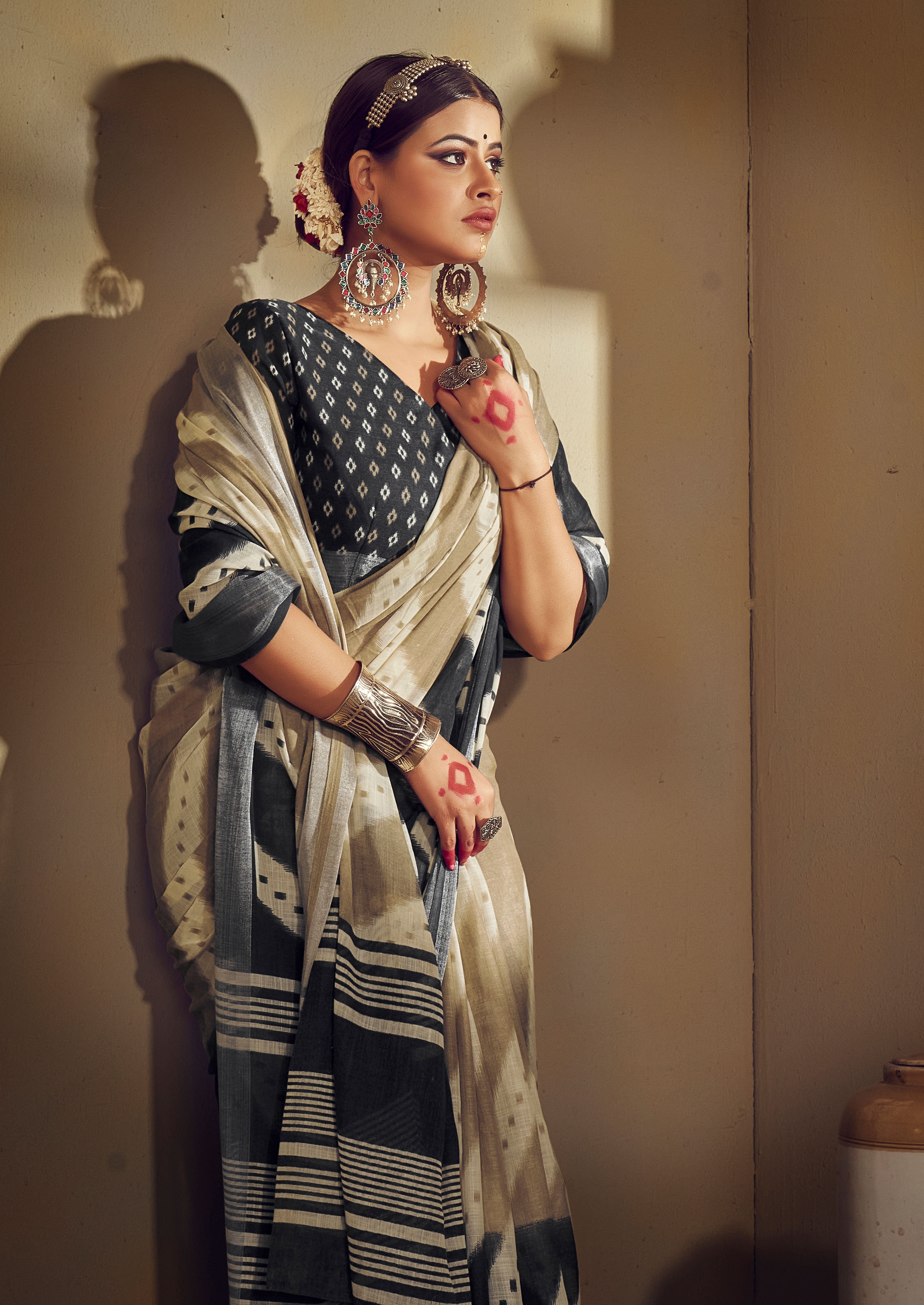 Buy Shyama Surkh Maheshwari Cotton Silk Saree - House Of Elegance – House  Of Elegance - Style That Inspires