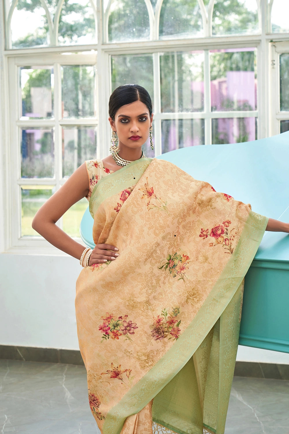 Cream Toned Floral Woven Designer Silk Blend Banarasi Sarees
